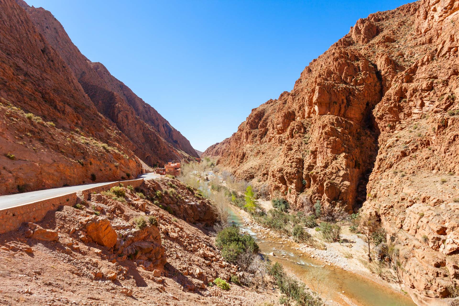 How to Travel Around Morocco